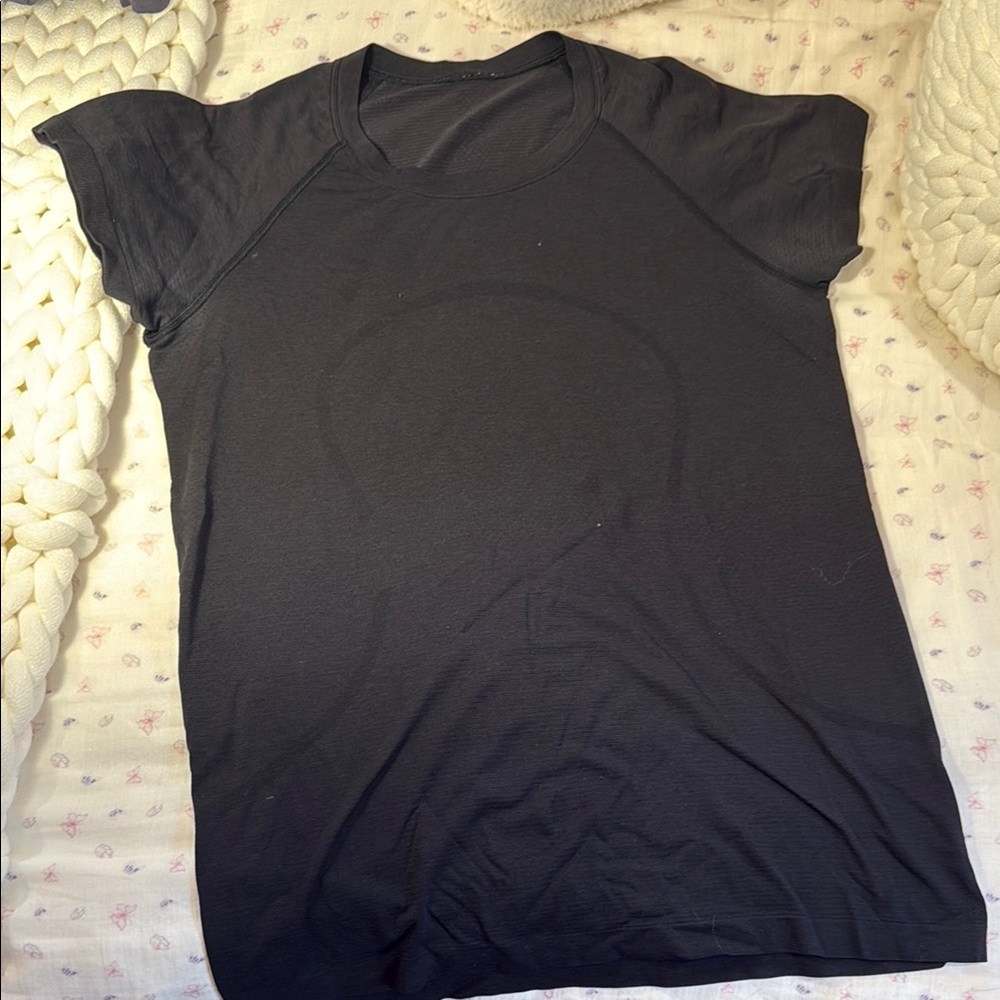 lululemon athletica Classic Black Short Sleeve Tee